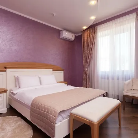 Царское Село *